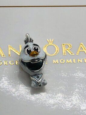 Pandora Disney Frozen Olaf Charm